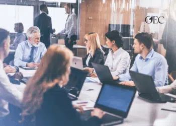 كيف أُقيّم أداء الإدارة التنفيذية للشركة؟